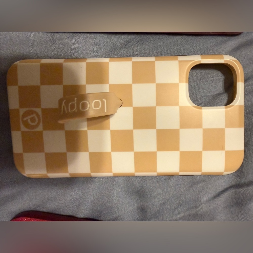 Loopy Case Tan Checkered iPhone 11 Cover